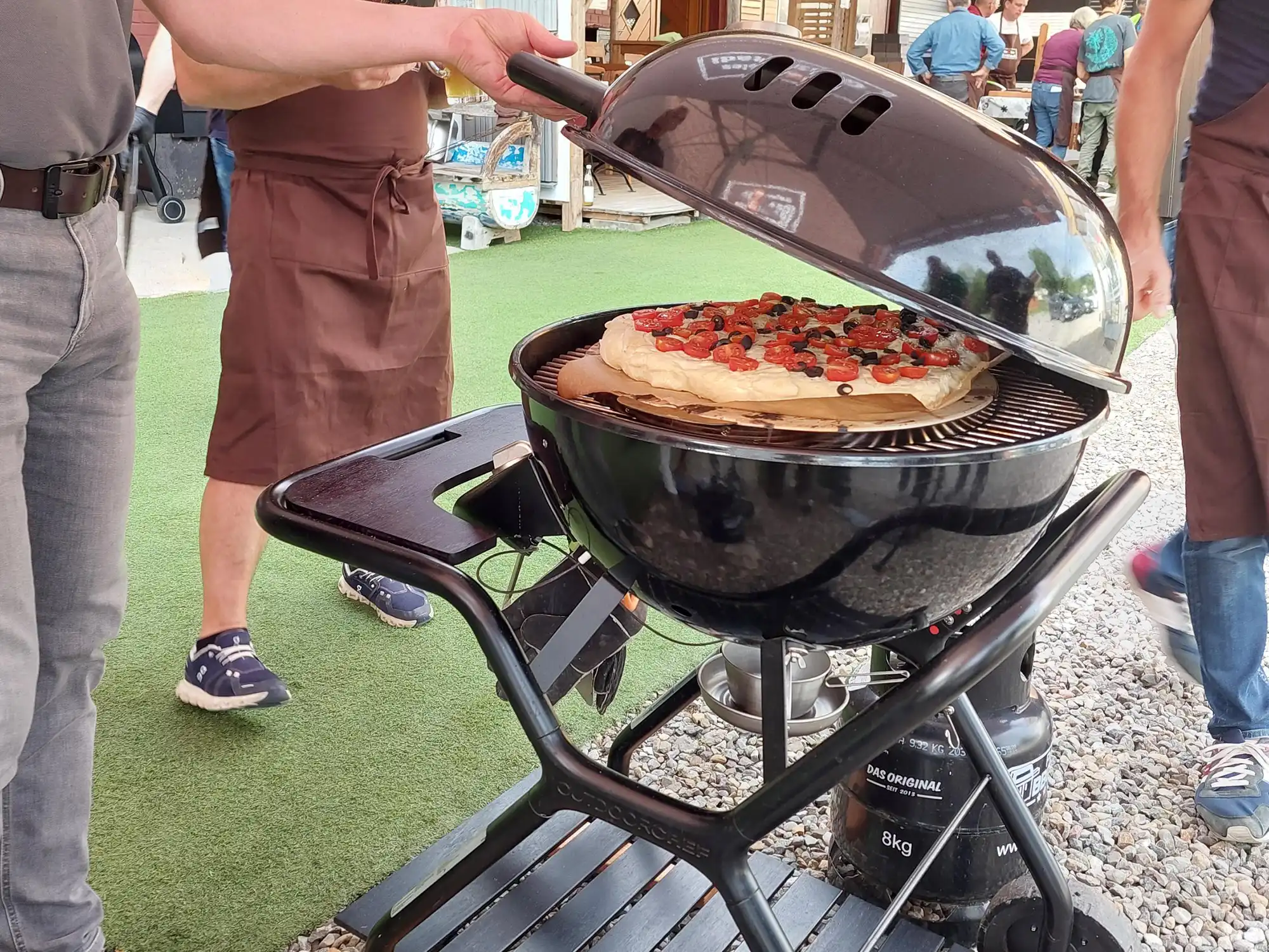 Mediterrane Focaccia auf dem Grill