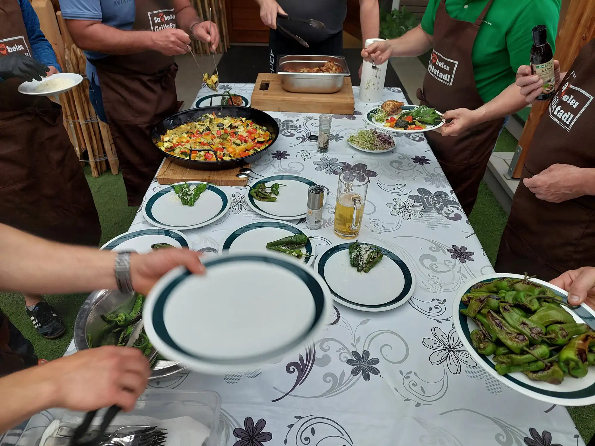 Pollofino mit lauwarmem Gemüsesalat & Pimientos