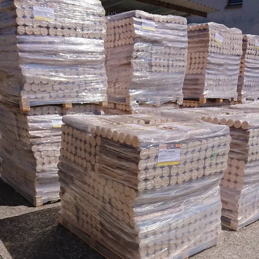 neue Lieferung Palettenweise Holzbriketts 